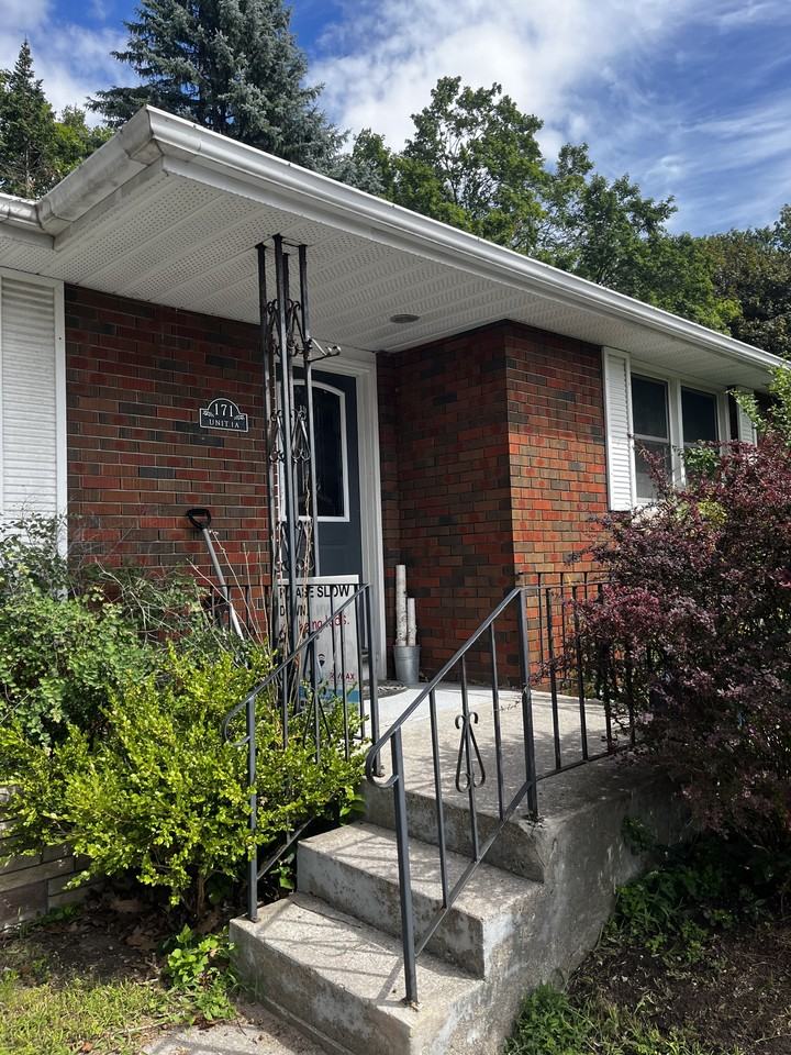 171 Anne St N - Photo 3 of 50