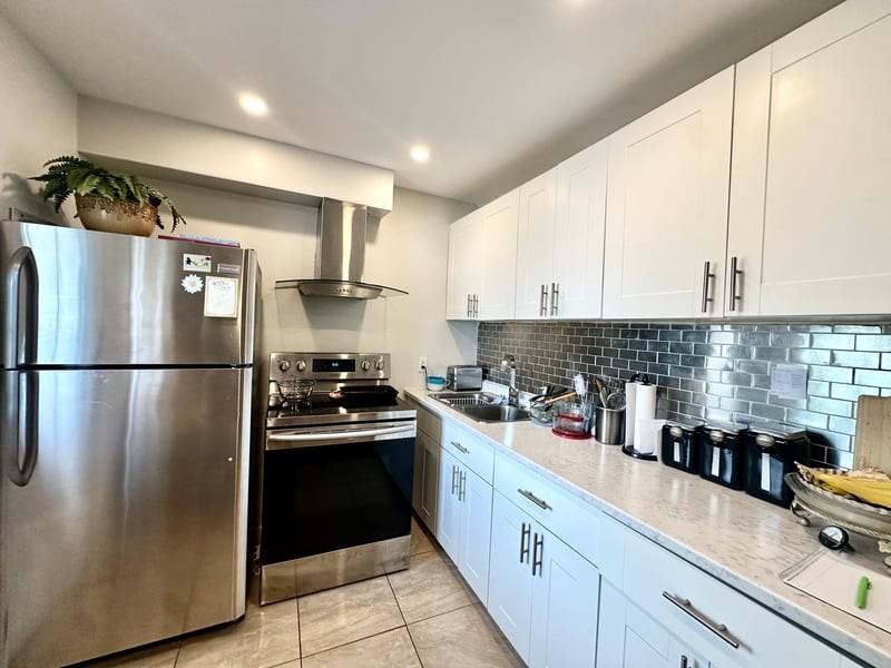 240 Marier Avenue Unit 3 - Photo 5 of 11