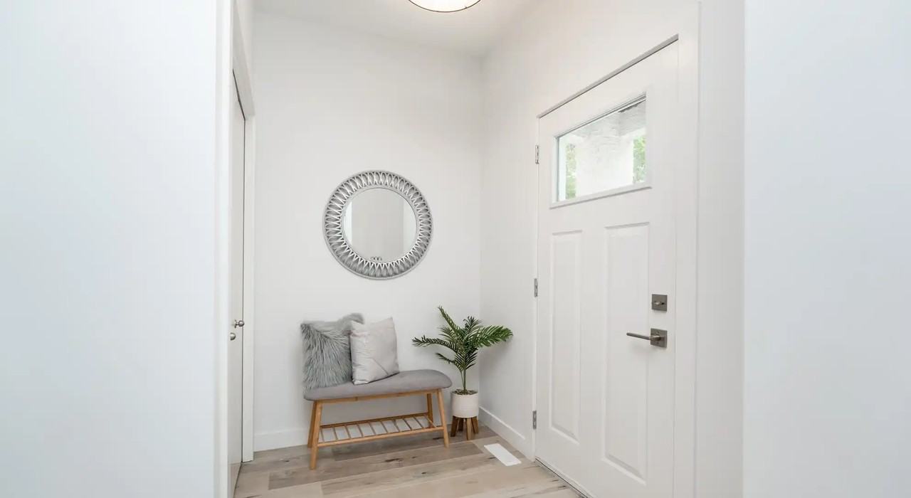 1475 Magnus Avenue - Photo 4 of 8