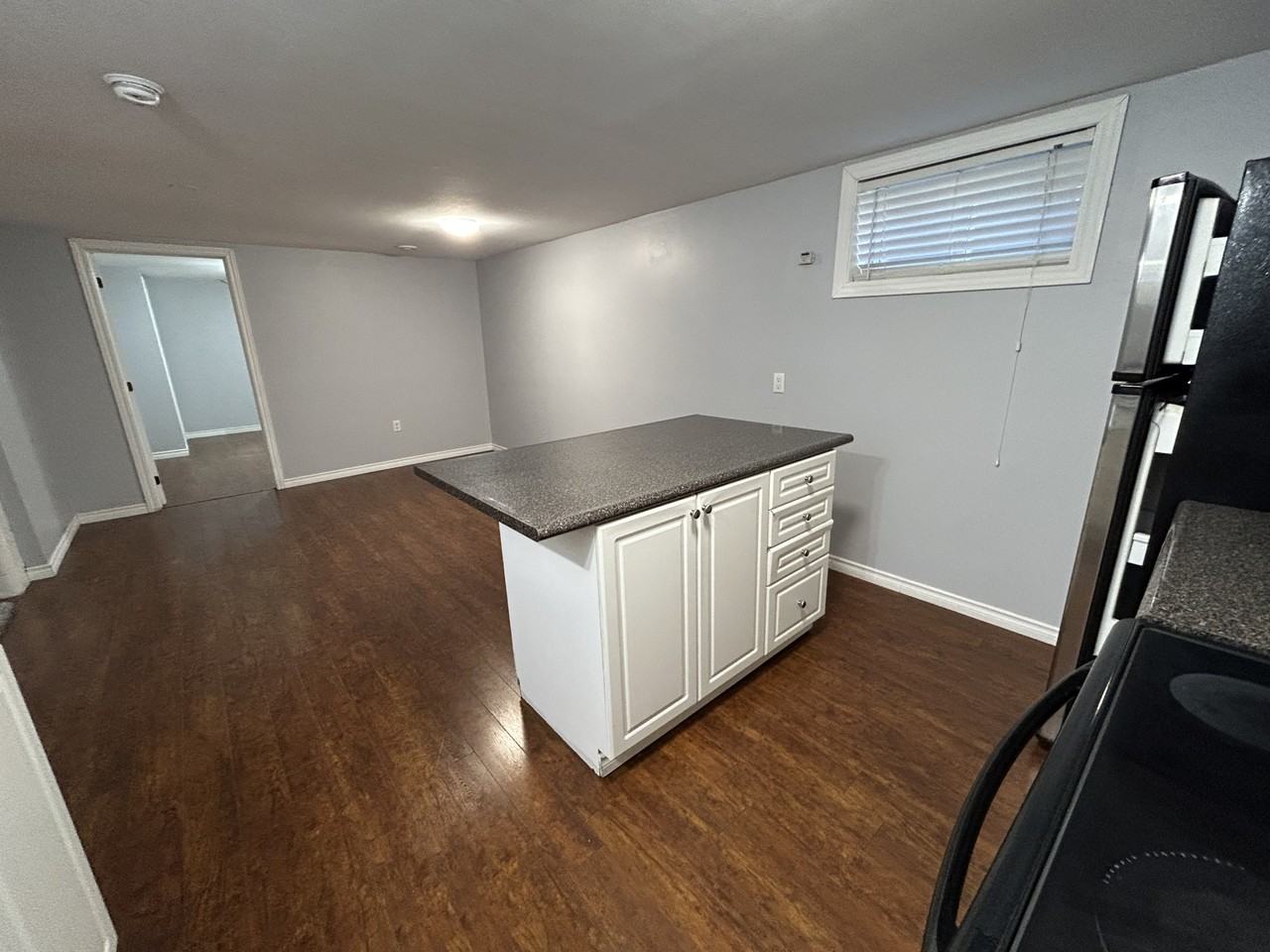 308 East 42nd Lower Unit - Photo 5 of 17