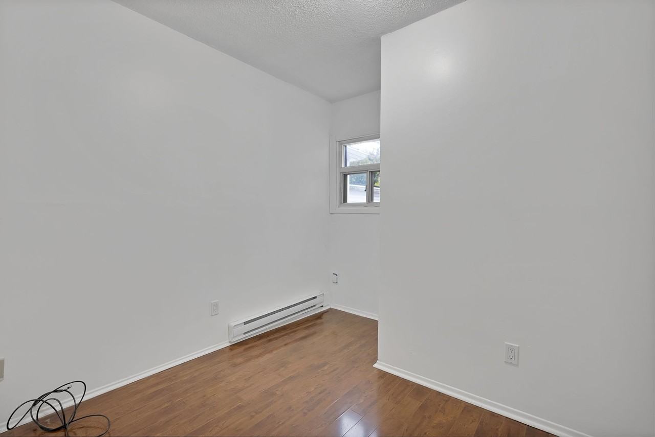 16 Poucher St - Photo 2 of 20