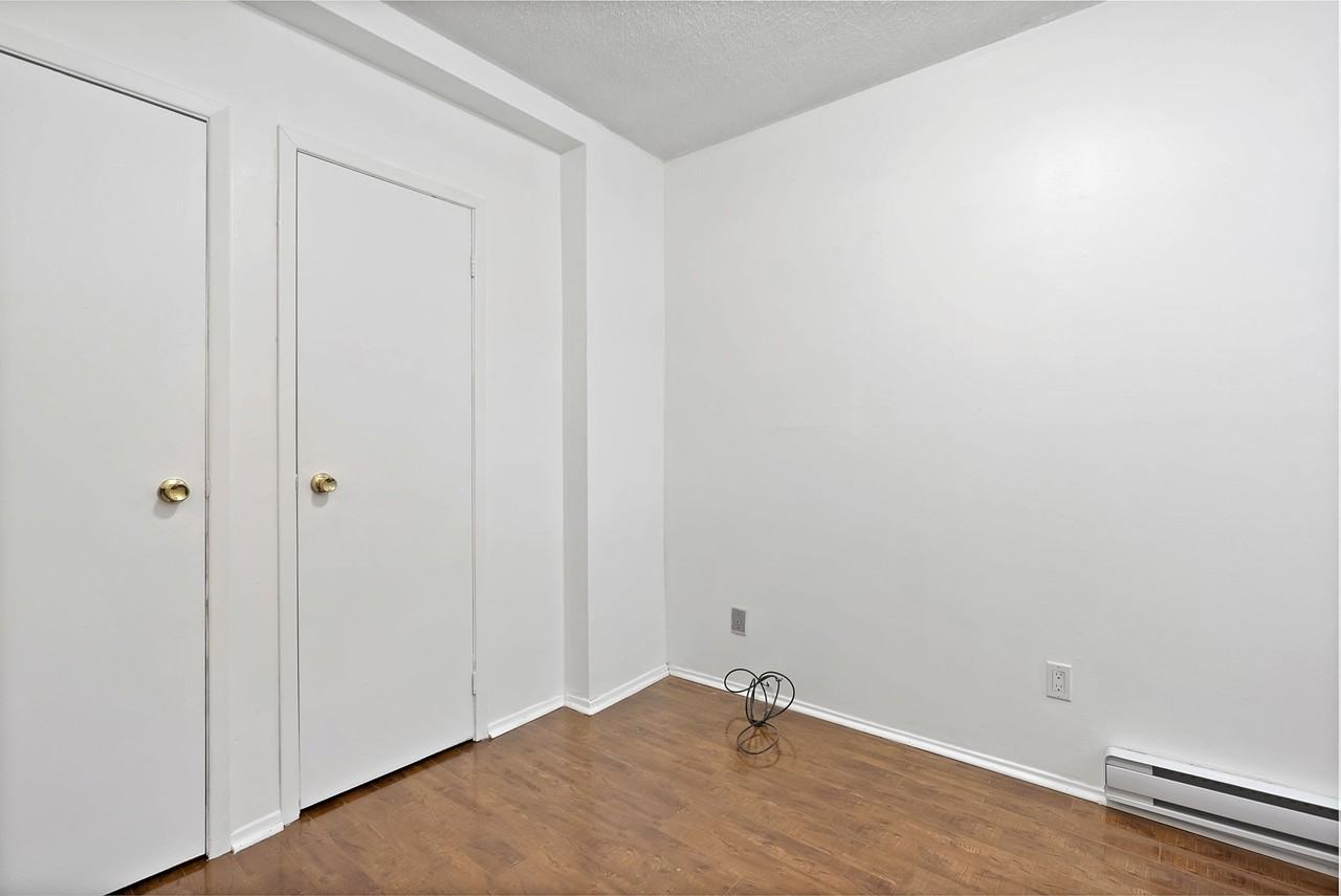 16 Poucher St - Photo 3 of 20