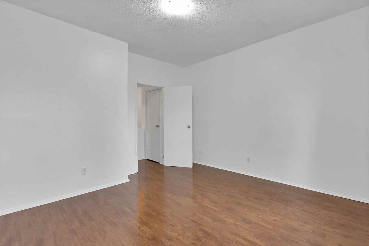 16 Poucher St - Photo 4 of 20