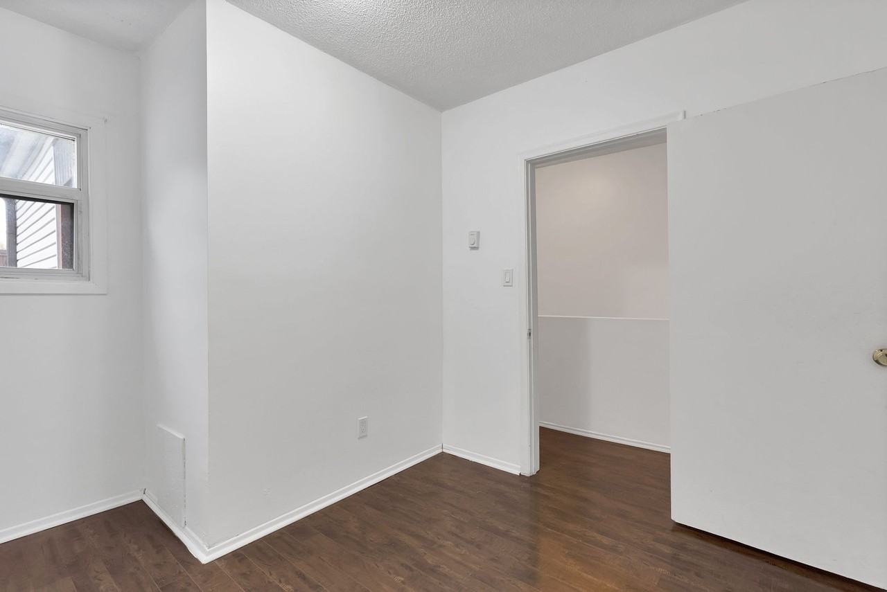 16 Poucher St - Photo 7 of 20