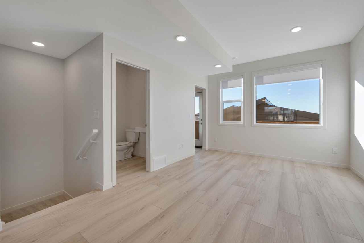 7470 Klapstein Cres Sw - Photo 6 of 36