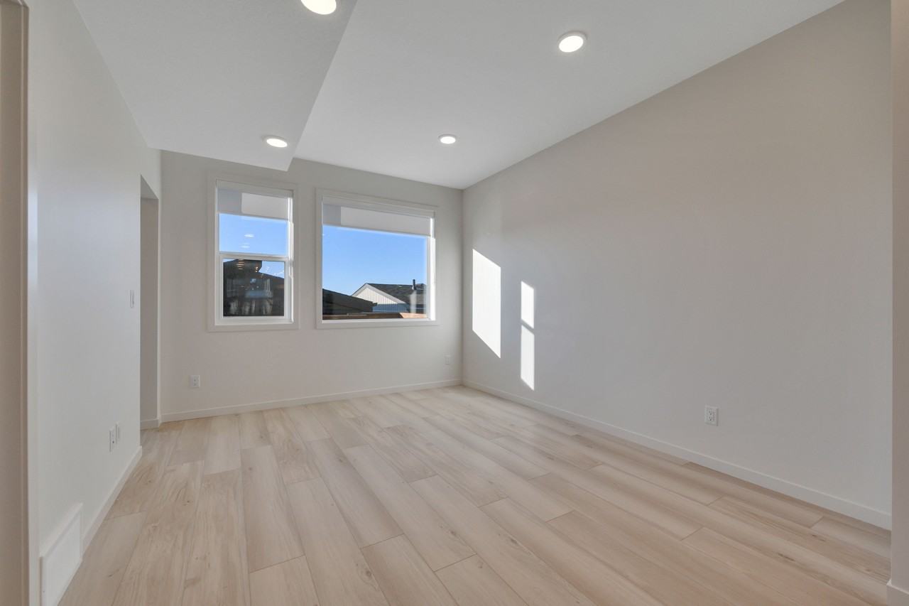 7470 Klapstein Cres Sw - Photo 7 of 36