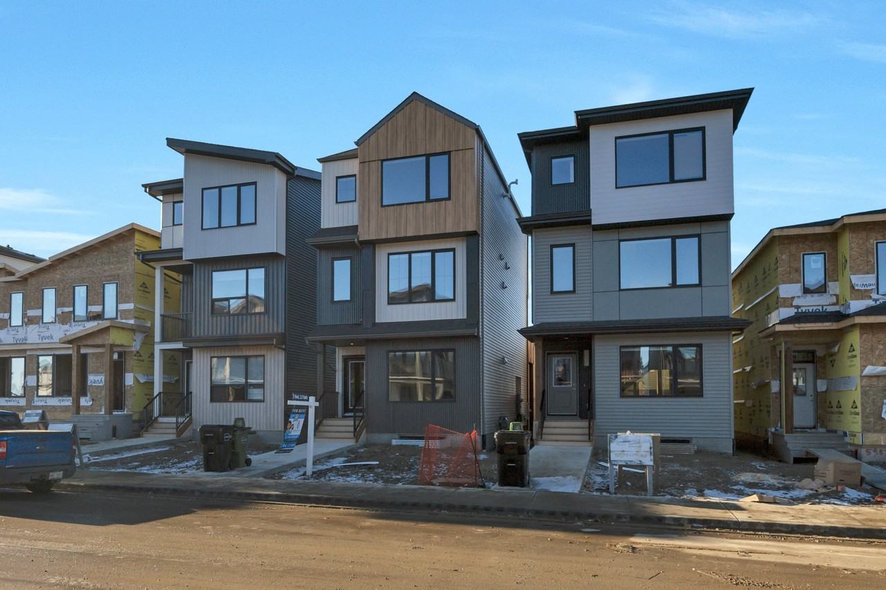 7350 Klapstein Cres Sw - Photo 3 of 31