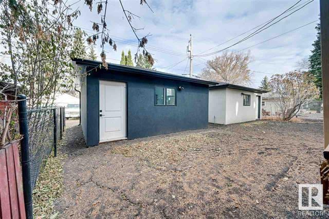 11308 72 Ave Nw - Photo 4 of 50