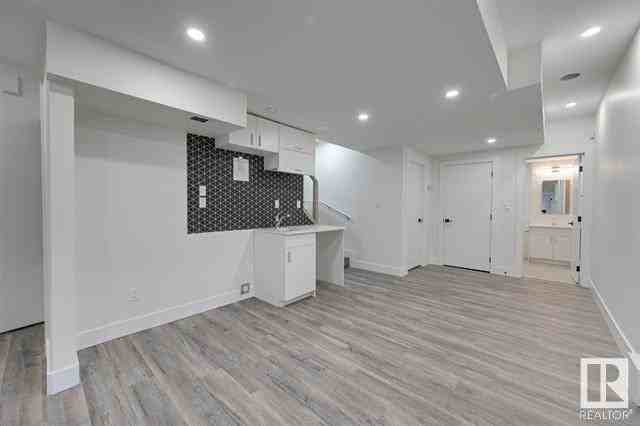 11308 72 Ave Nw - Photo 7 of 50