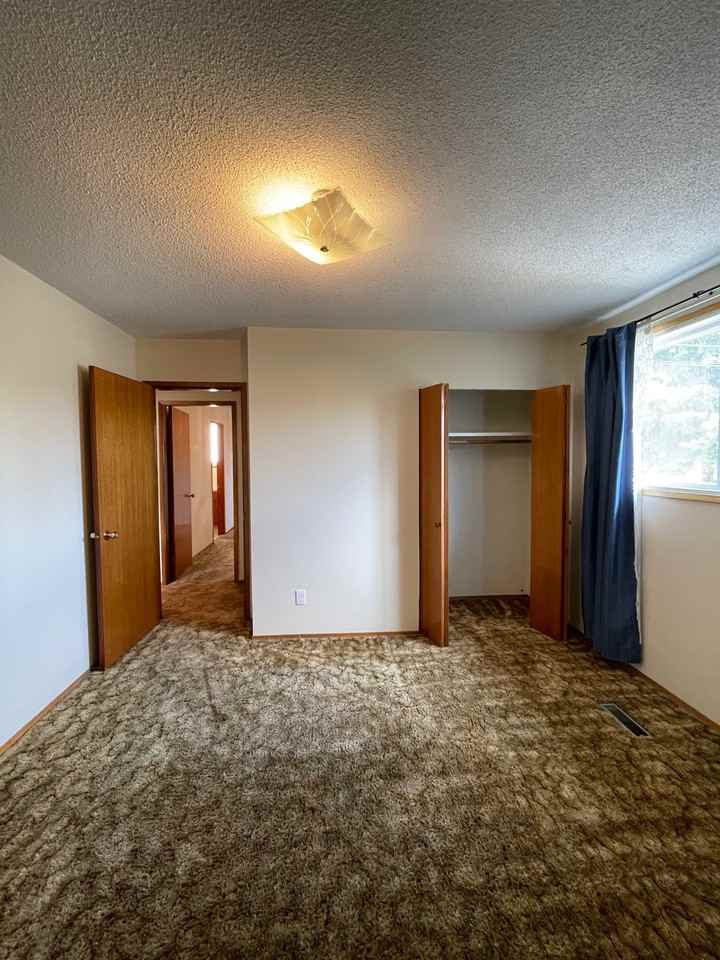 12411 87 St Nw - Photo 4 of 50