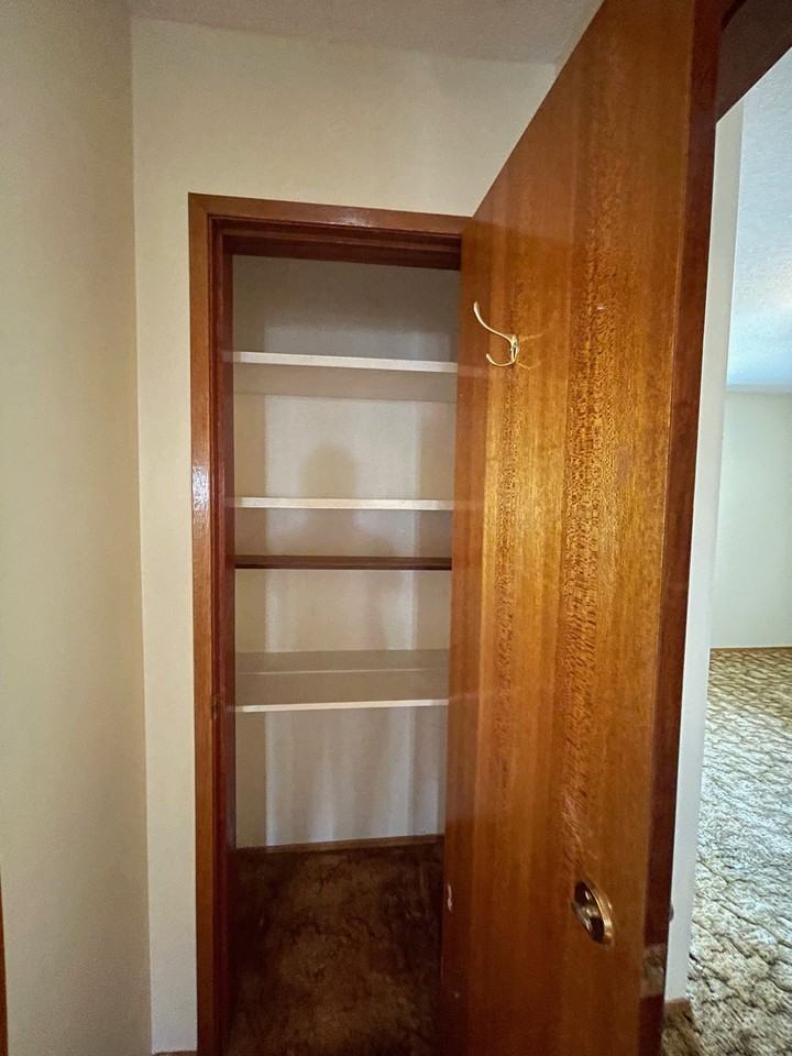 12411 87 St Nw - Photo 6 of 50