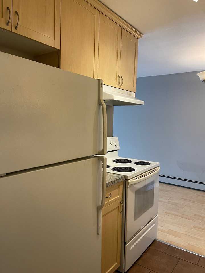 9904 90 Avenue Northwest - Photo 5 of 50