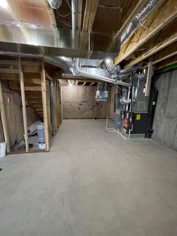 2710 66 St Sw - Photo 3 of 50