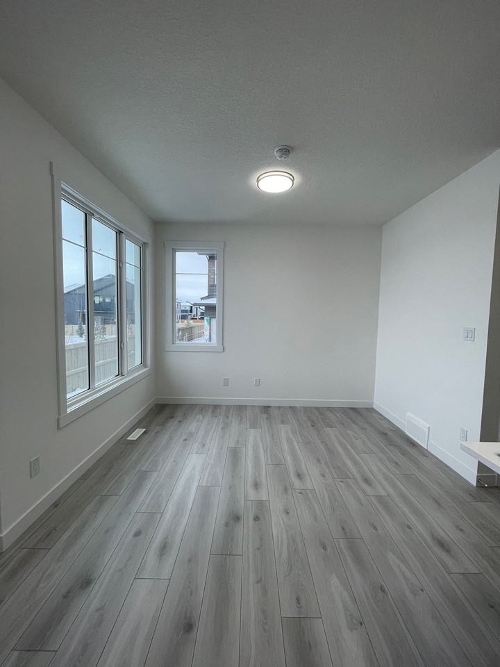 2710 66 St Sw - Photo 4 of 50