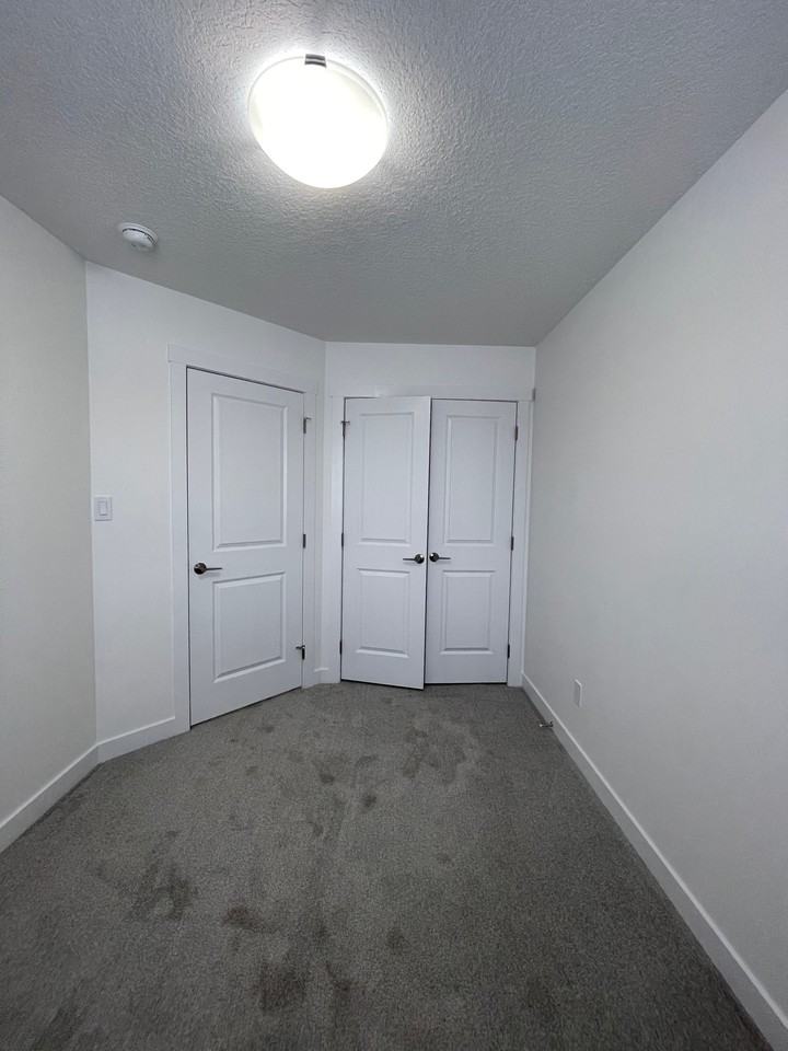 2710 66 St Sw - Photo 7 of 50