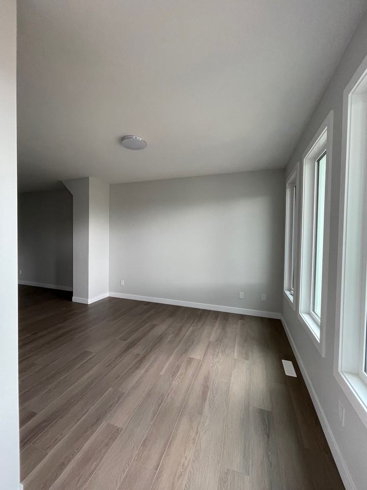 4112 66 St - Photo 3 of 50