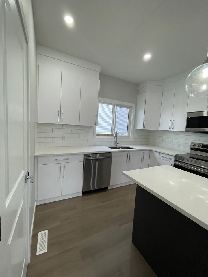 4112 66 St - Photo 7 of 50