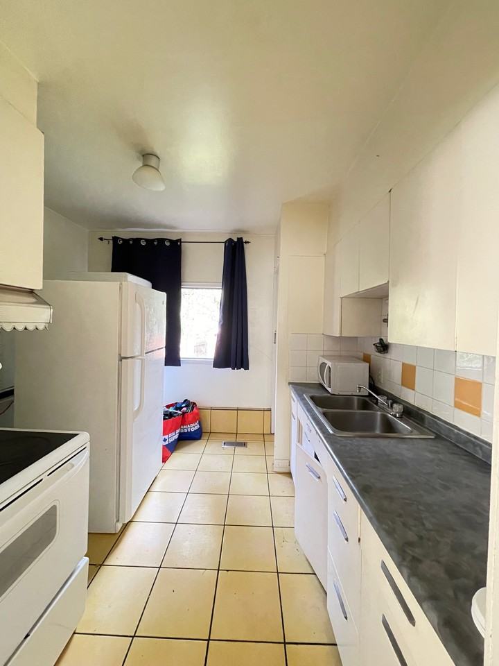 10918 84 Avenue & 10922 84 AVE - Photo 5 of 18