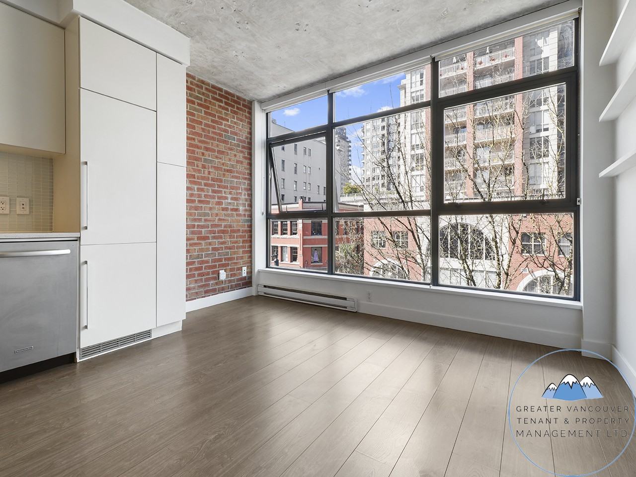 668 Columbia St - Photo 7 of 32