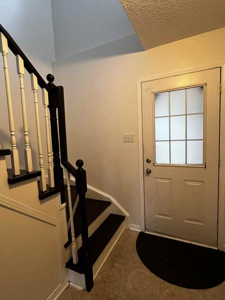 53 Pickett Cres - Photo 4 of 18