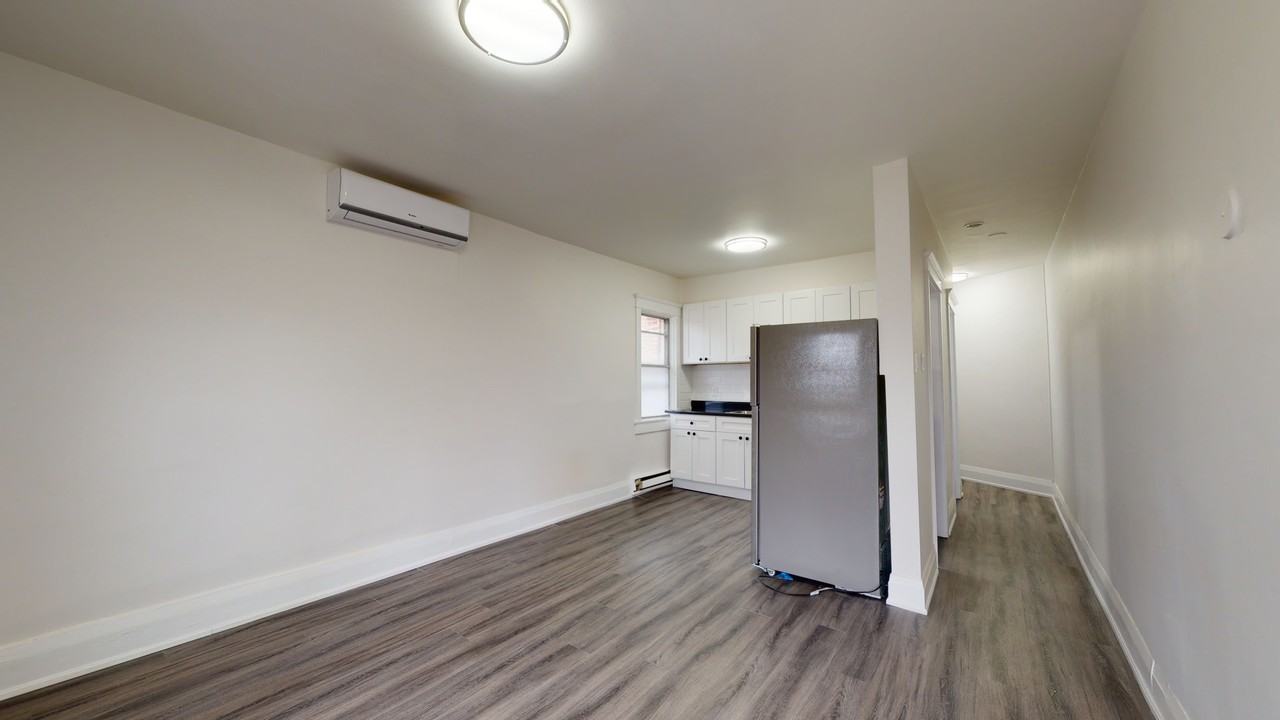 1065 Bathurst St - Photo 4 of 31