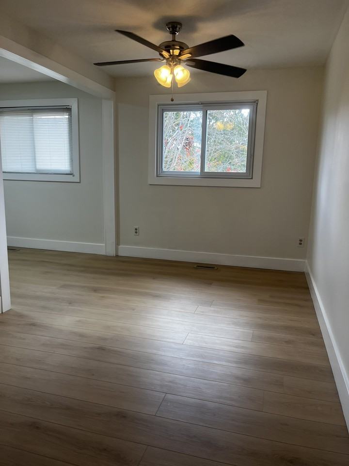 371 Blake St - Photo 5 of 25