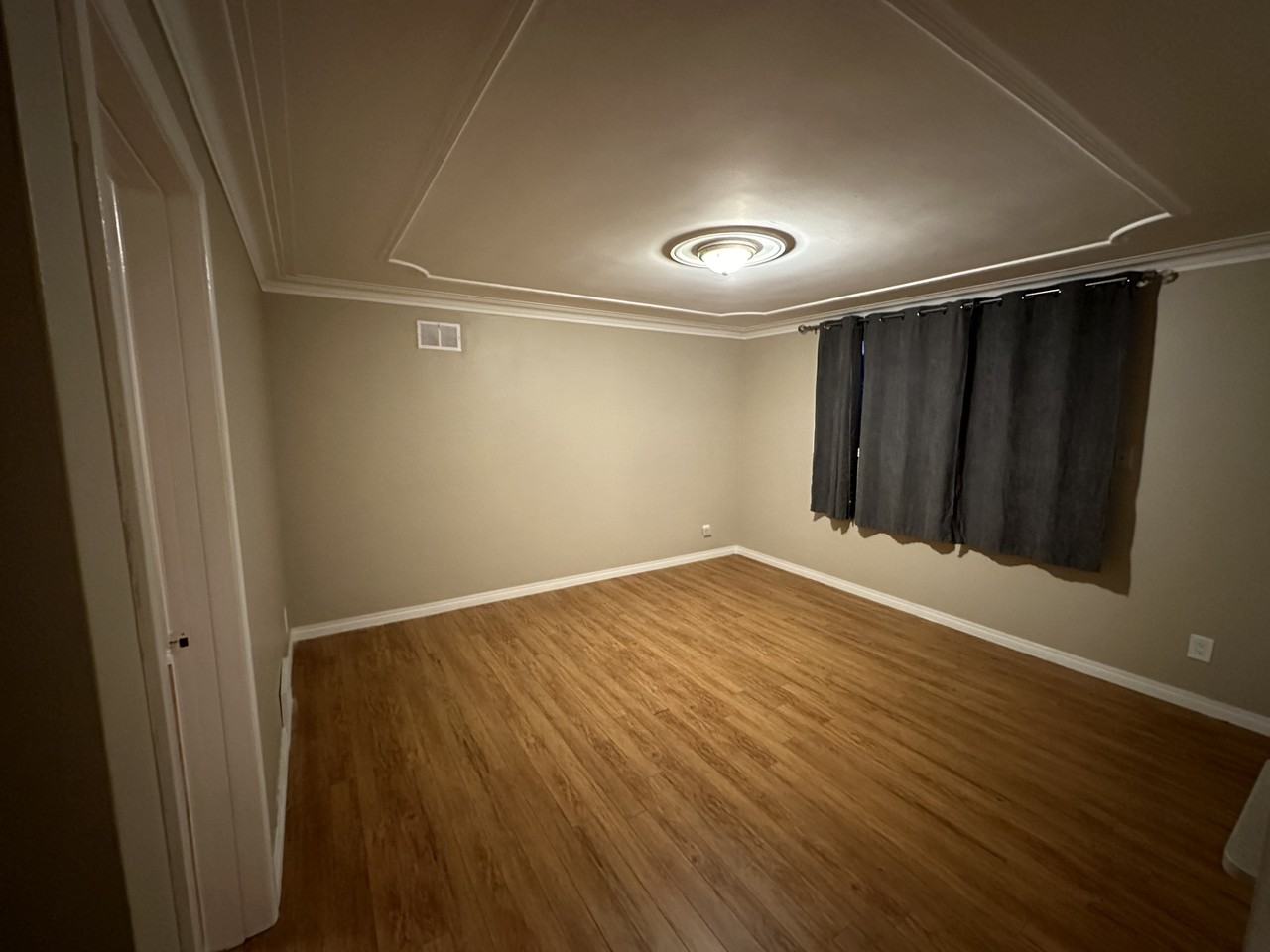 452 Notre Dame St - Photo 6 of 33