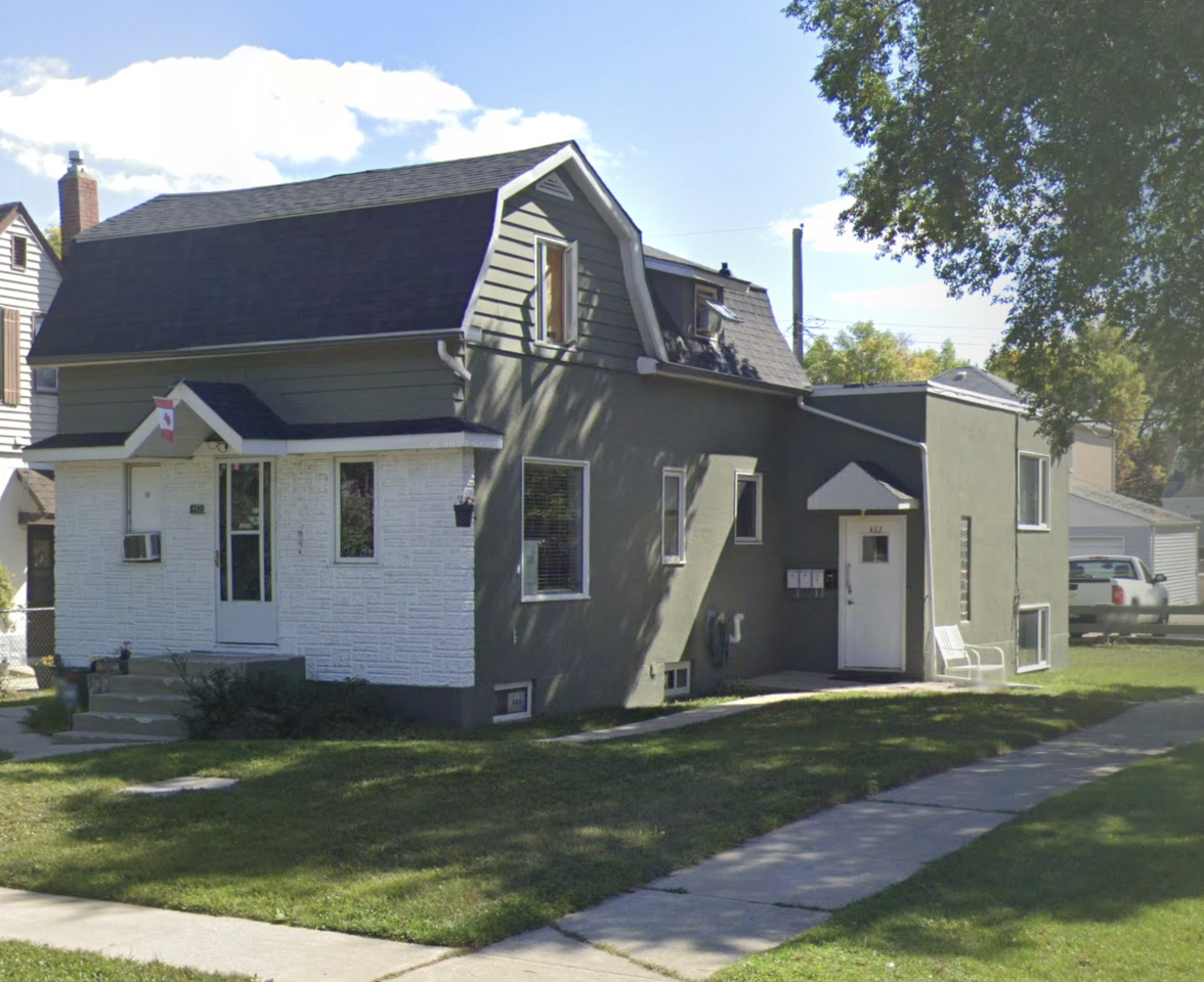 452 Notre Dame St - Photo 7 of 33