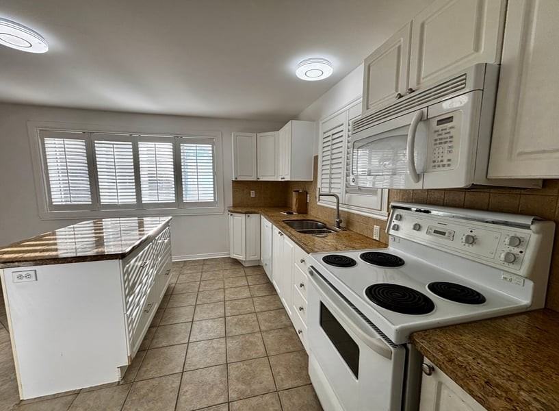 225 Cobourg Street Unit 2 - Photo 3 of 11