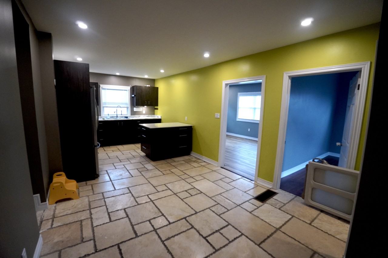 427 Talbot St - Photo 2 of 23