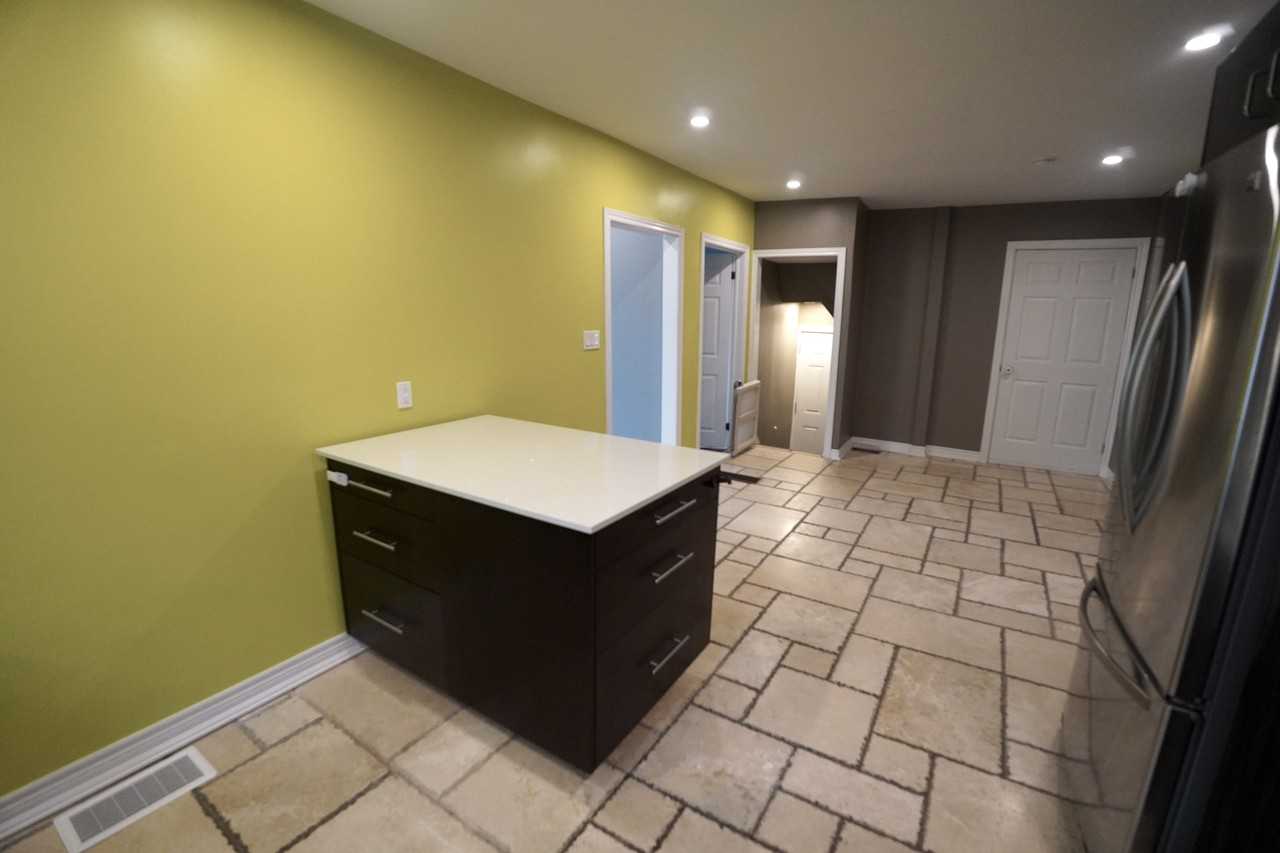 427 Talbot St - Photo 4 of 23