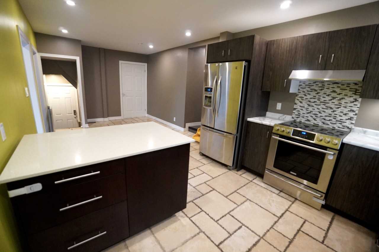 427 Talbot St - Photo 5 of 23