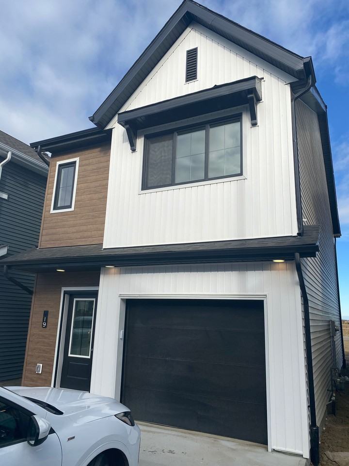 2 MONTHS FREE - Photo 2 of 32