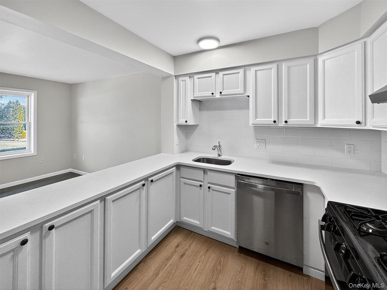 17 Bowman Ave Unit A #A - Photo 3 of 10