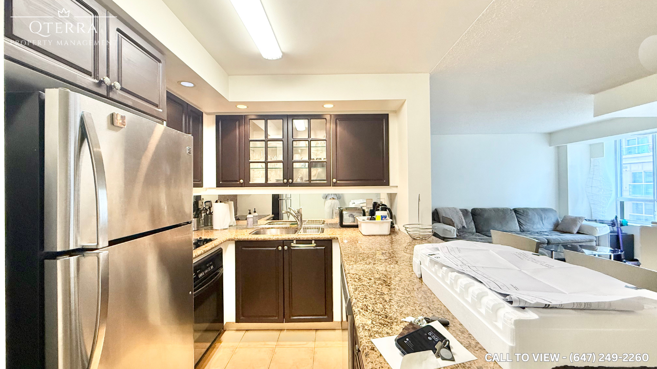 705-140 Simcoe St, Toronto, Ontario M5H 4E9 - Photo 7 of 21