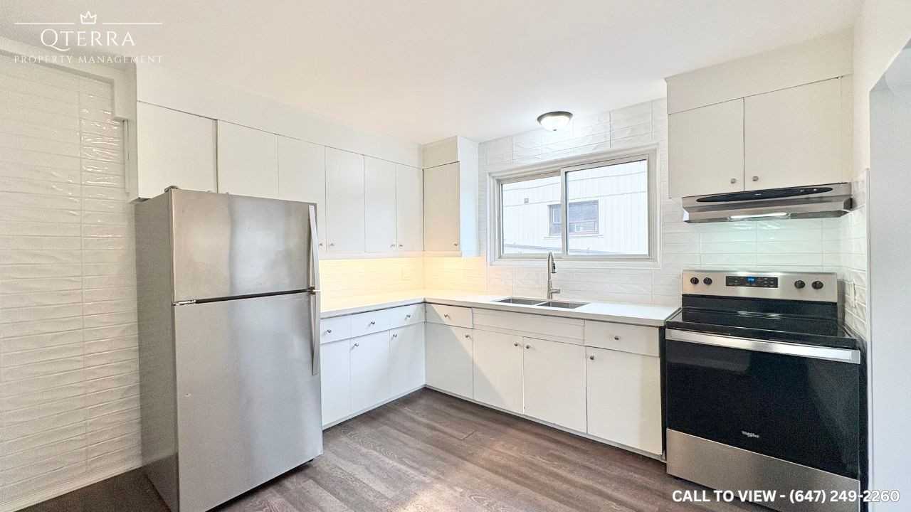 359 Elgin Crt - Photo 2 of 21