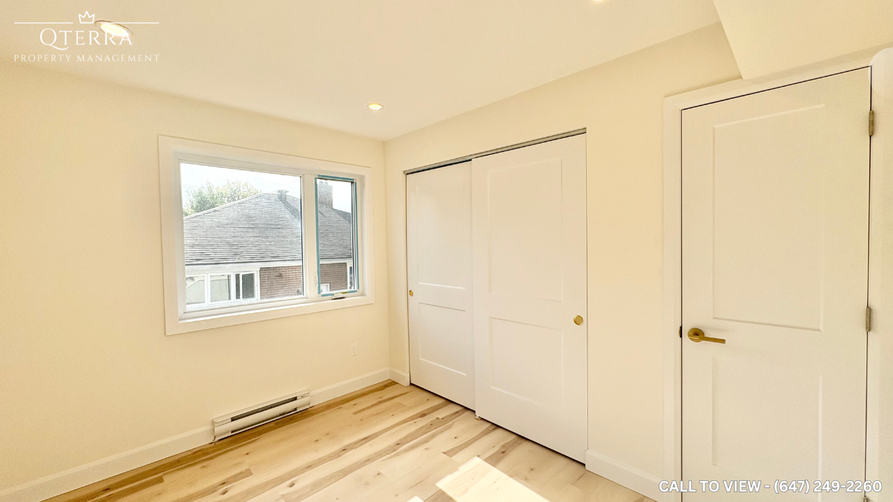 692B Crystal St, Ottawa, Ontario K1K 2G2 - Photo 5 of 9