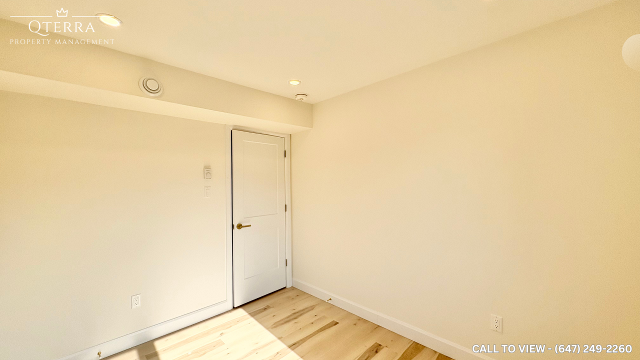 692B Crystal St, Ottawa, Ontario K1K 2G2 - Photo 7 of 9