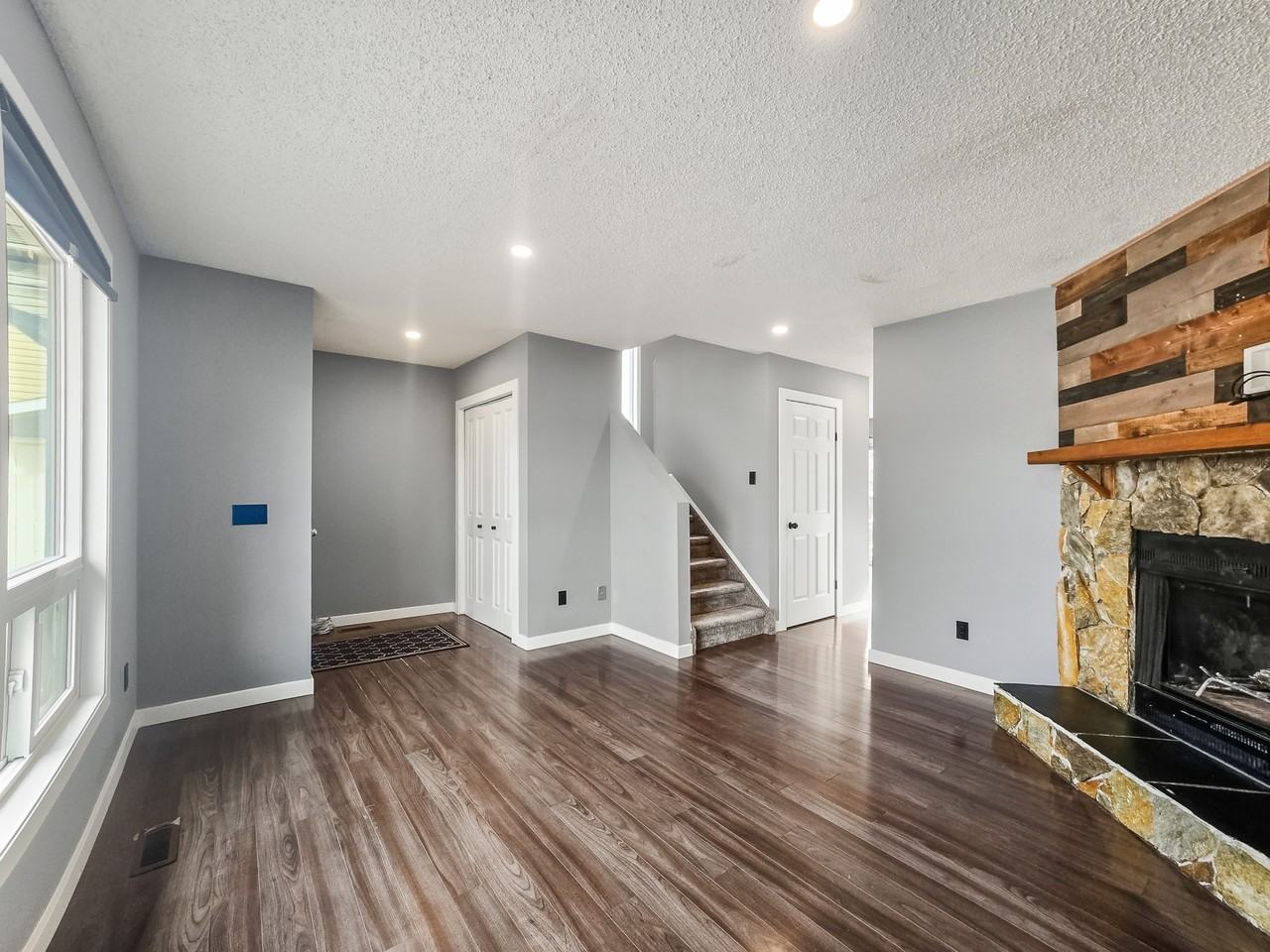 2419 146 Ave Se - Photo 5 of 42