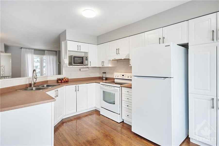 168 Whitestone Drive - Photo 2 of 12