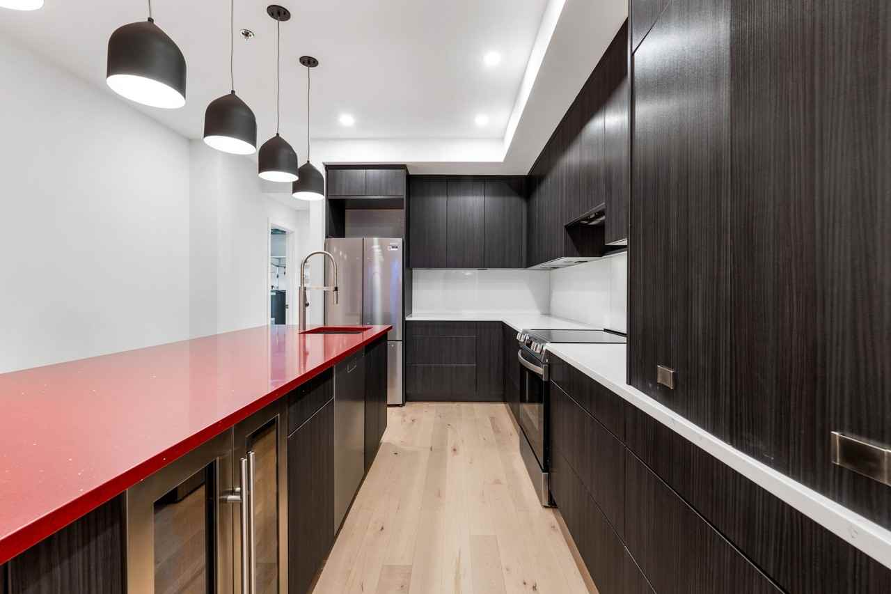 260 Wellington Crescent - Photo 6 of 50