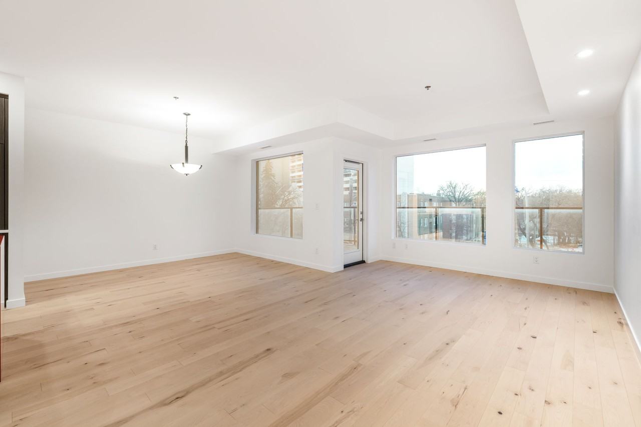 260 Wellington Crescent - Photo 7 of 50