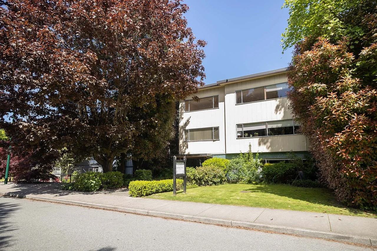 $1000 MOVE - Photo 2 of 9