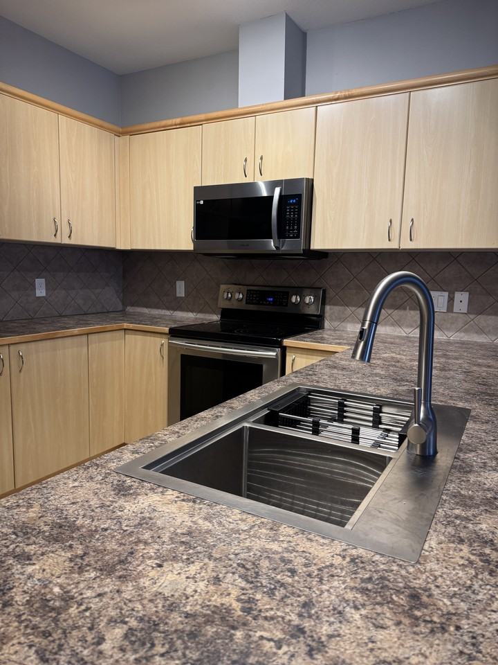 105 Courtyards - Photo 5 of 29