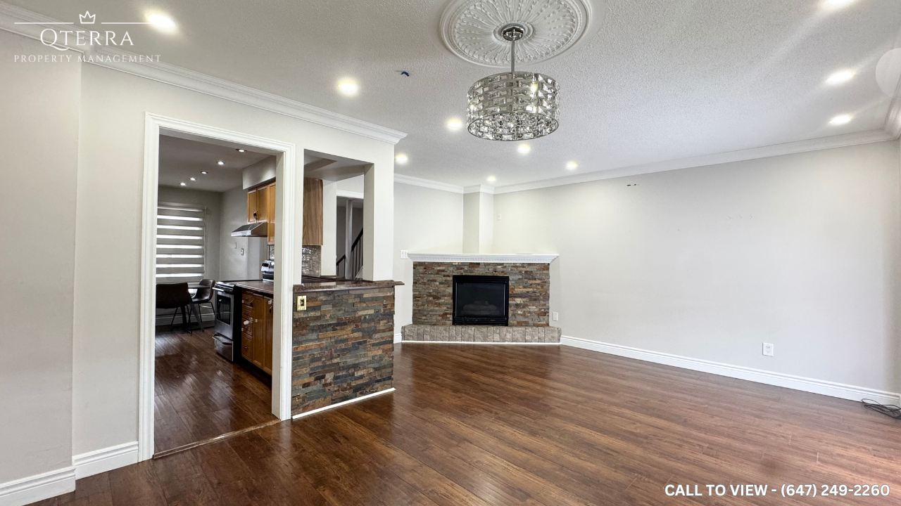 35 Jay St, Brampton, Ontario L6Z 3V5 - Photo 3 of 12