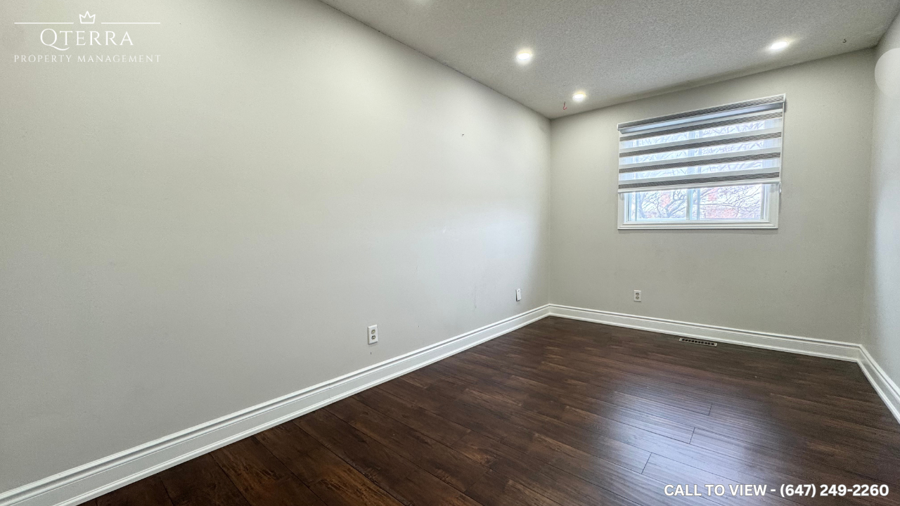 35 Jay St, Brampton, Ontario L6Z 3V5 - Photo 5 of 12