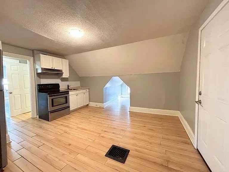 76 Sanford Ave S - Photo 4 of 7