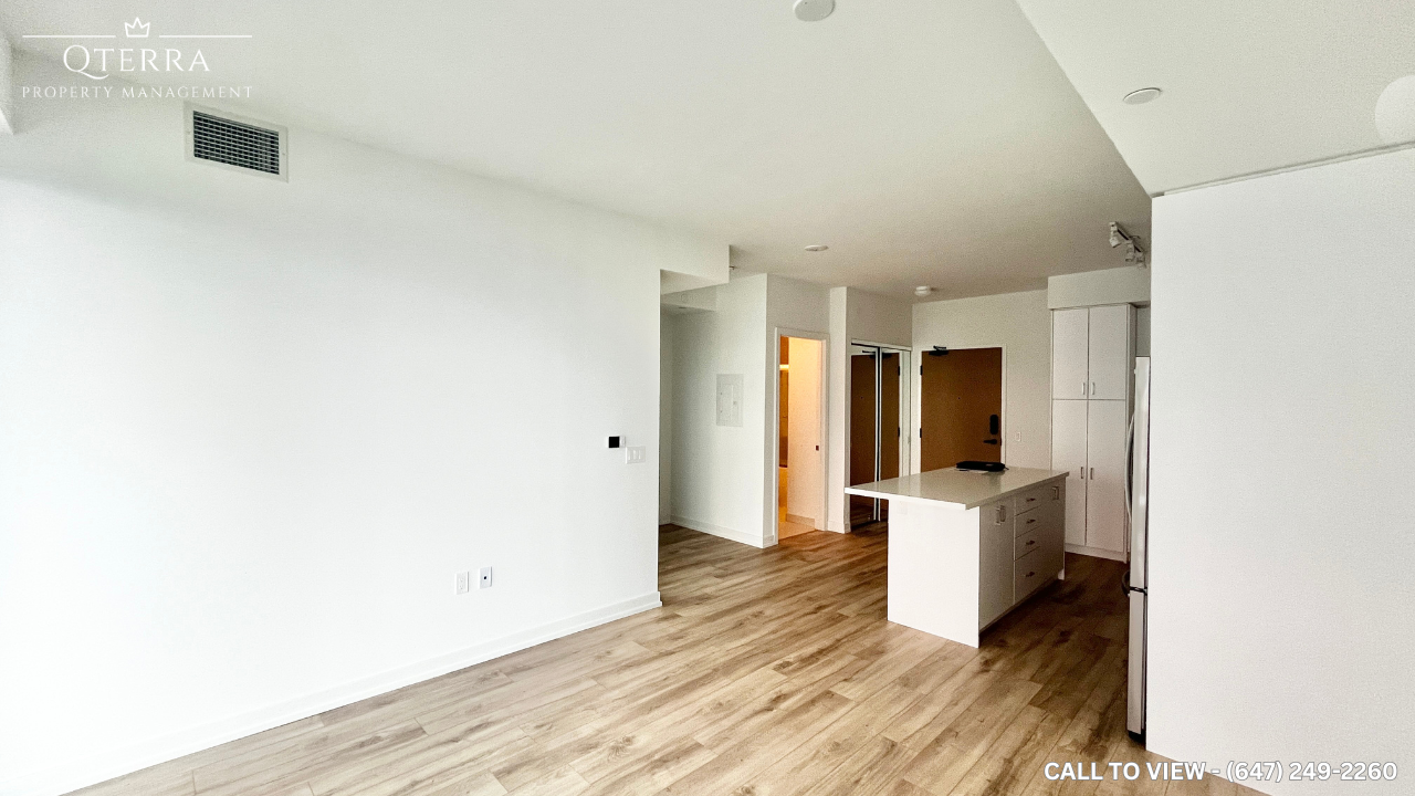 327-333 Sunseeker Ave, Innisfil, Ontario L9S 0J7 - Photo 2 of 7