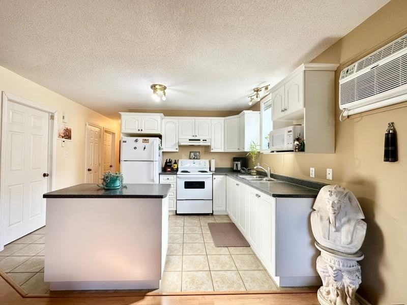 171 Mabel St Unit 6 - Photo 6 of 14