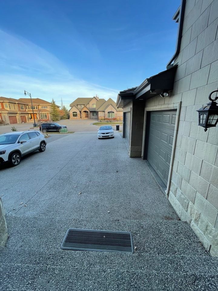 4835 Mactaggart Crest Ct NW — Luxury 4,864 sq. ft Executive Home for Rent - Photo 6 of 50